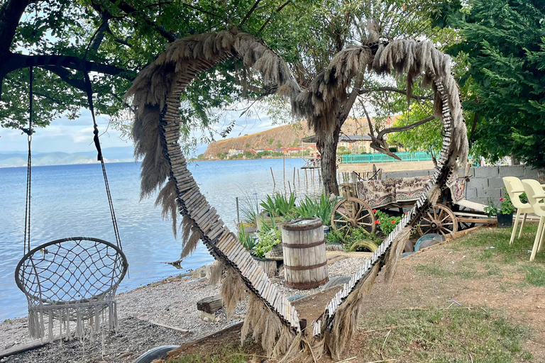 地拉那：埃尔巴桑堡垒、林村和奥赫里德湖之旅