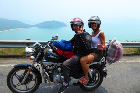 Hue: Ontdek Hai Van Pass met Motorbike Easy Rider tour