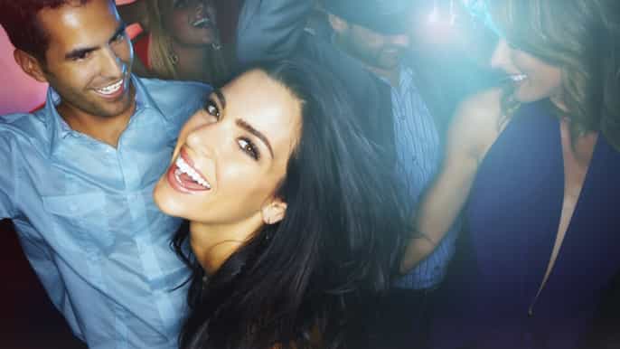 pub crawl cologne including admission fee for bars and shots