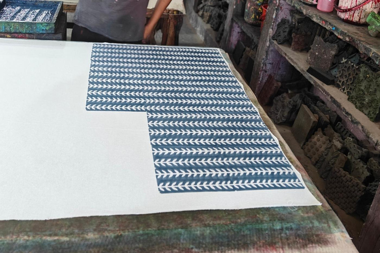 Jaipur: Tuk Tuk Shopping Tour with Art Workshops and Bazaar