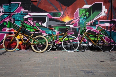Barcelona: Tour de arte callejero de 3,5 horas en Bamboo BikeBarcelona: 3 horas arte de la calle Tour de bambú de la bici