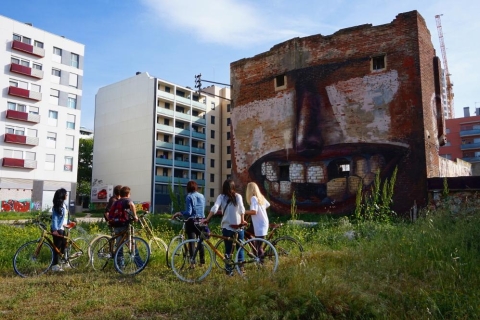 Barcelona: Tour de arte callejero de 3,5 horas en Bamboo BikeBarcelona: 3 horas arte de la calle Tour de bambú de la bici