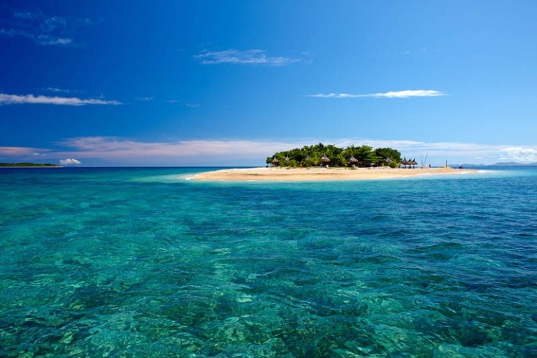 Fiyi: Excursión a las Islas del Mar del Sur con Crucero, Snorkel y Almuerzo con BarbacoaTraslados desde Costa de Coral/Sonaisali/Natadola/Bahía de Momi