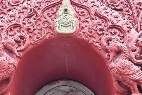 Chiang Mai: Old City Walking Tour with Temples & History Small Group Without Entry Fees