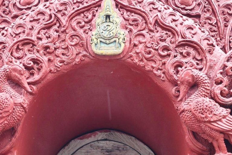 Chiang Mai: Old City Walking Tour with Temples & History Small Group Without Entry Fees