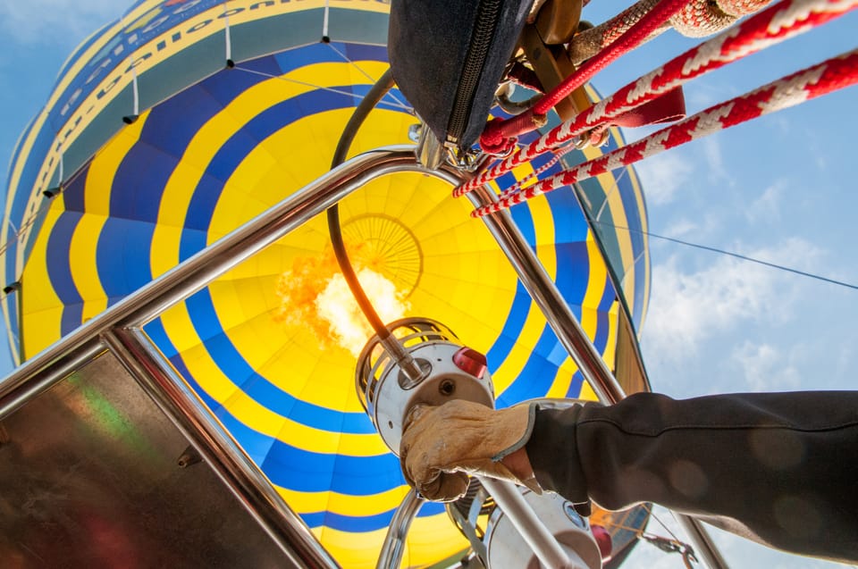 Barcelona, Hot Air Balloon Flight with Snacks & Drinks - Hizvo