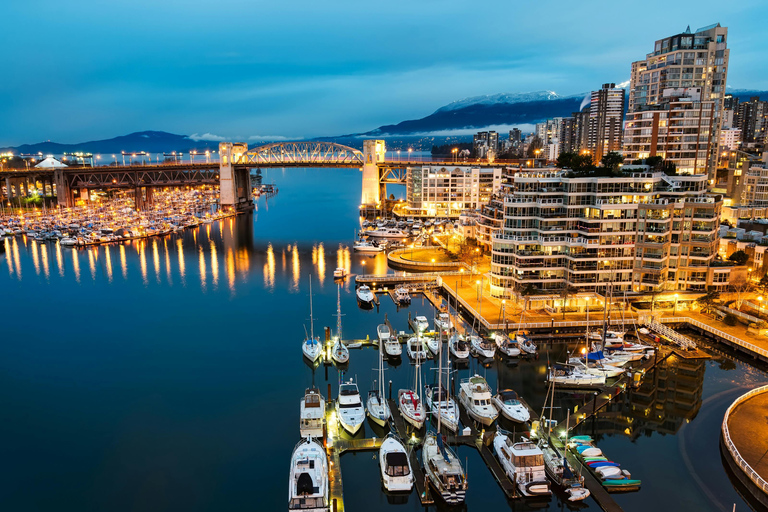 Vancouver: Private Instagram Photo Tour in a SUV Limousine