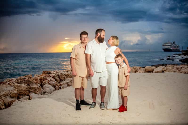 Willemstad Sunset Photo Shoot with Professional Photographer