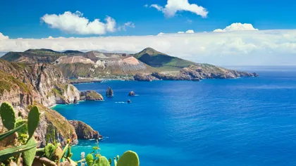 Von Tropea: Vulcano Lipari Sciara bei Tag Von Tropea: Vulcano Lipari Sciara bei Tag