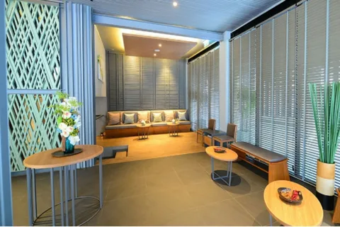 Bangkok: Let's Relax Spa Phaya Thai Massage e-voucher
