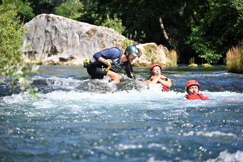 Desde Split: Rafting, exploración de cuevas, salto de acantilados con picnic