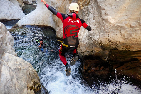 Sierra de las Nieves: Zarzalones Canyoning For Rappel Lovers From Yunquera: Private Canyoning Tour to Zarzalones Canyon