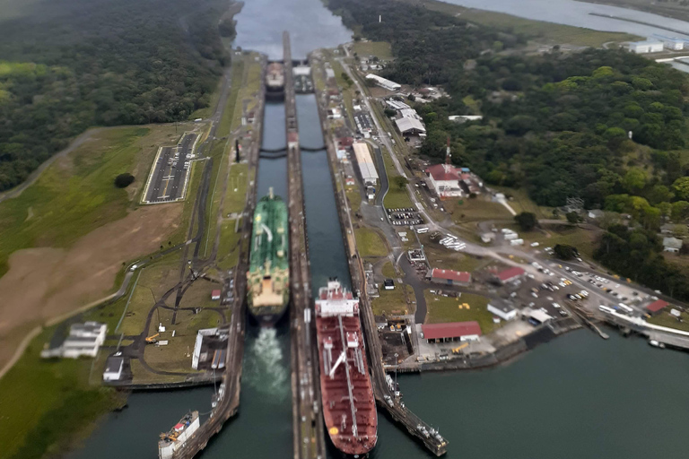 Panama City: Helicopter Tour Over the Panama Canal
