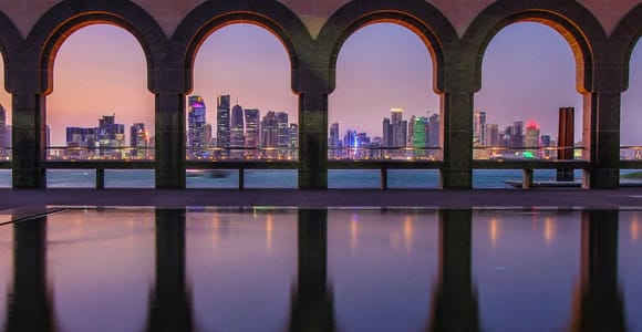 Doha: Guided Night Tour with Lights, Culture & Landmarks