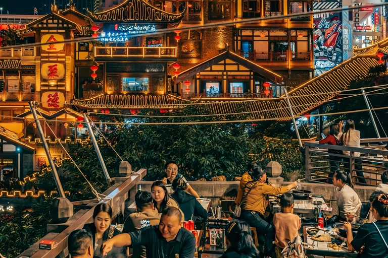 Chongqing: 5-Day Private Tour with Hotel & Transfers 8 people in an independent group