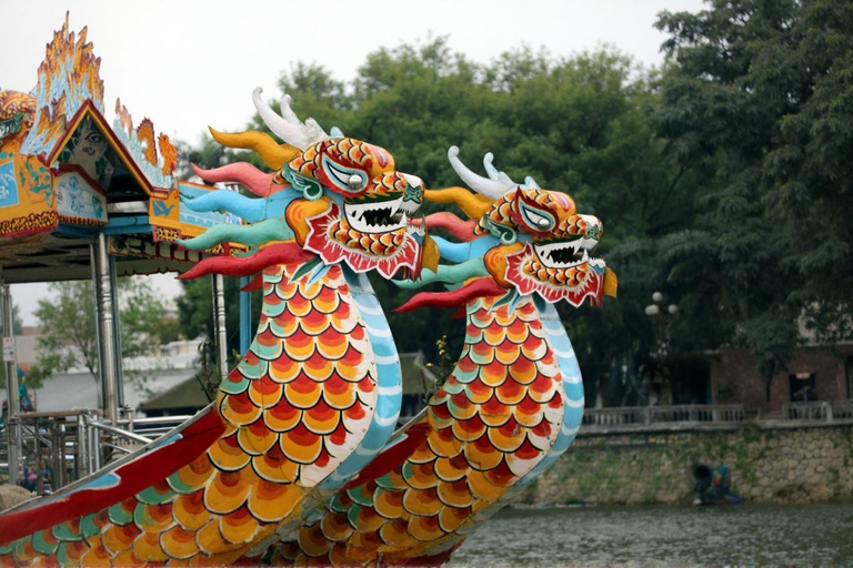 Hue: Food Tour with Guide and Royal Music on Dragon Boat Private: French guide