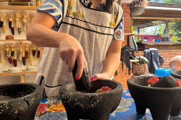 Oaxaca: Cooking Class with Market Tour and Mezcal Tasting
