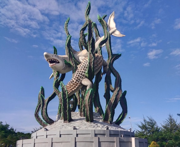 Surabaya:Private Car Charter with Professional Driver by Van