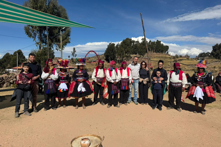 Puno: Full day tour to Uros and Taquile + folk dances on a speedboat Puno: Full day tour of Uros and Taquile + folk dances on a speedboat