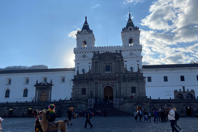 Quito: Tour Clásico, Explora el Casco Antiguo y la Línea Equinoccial