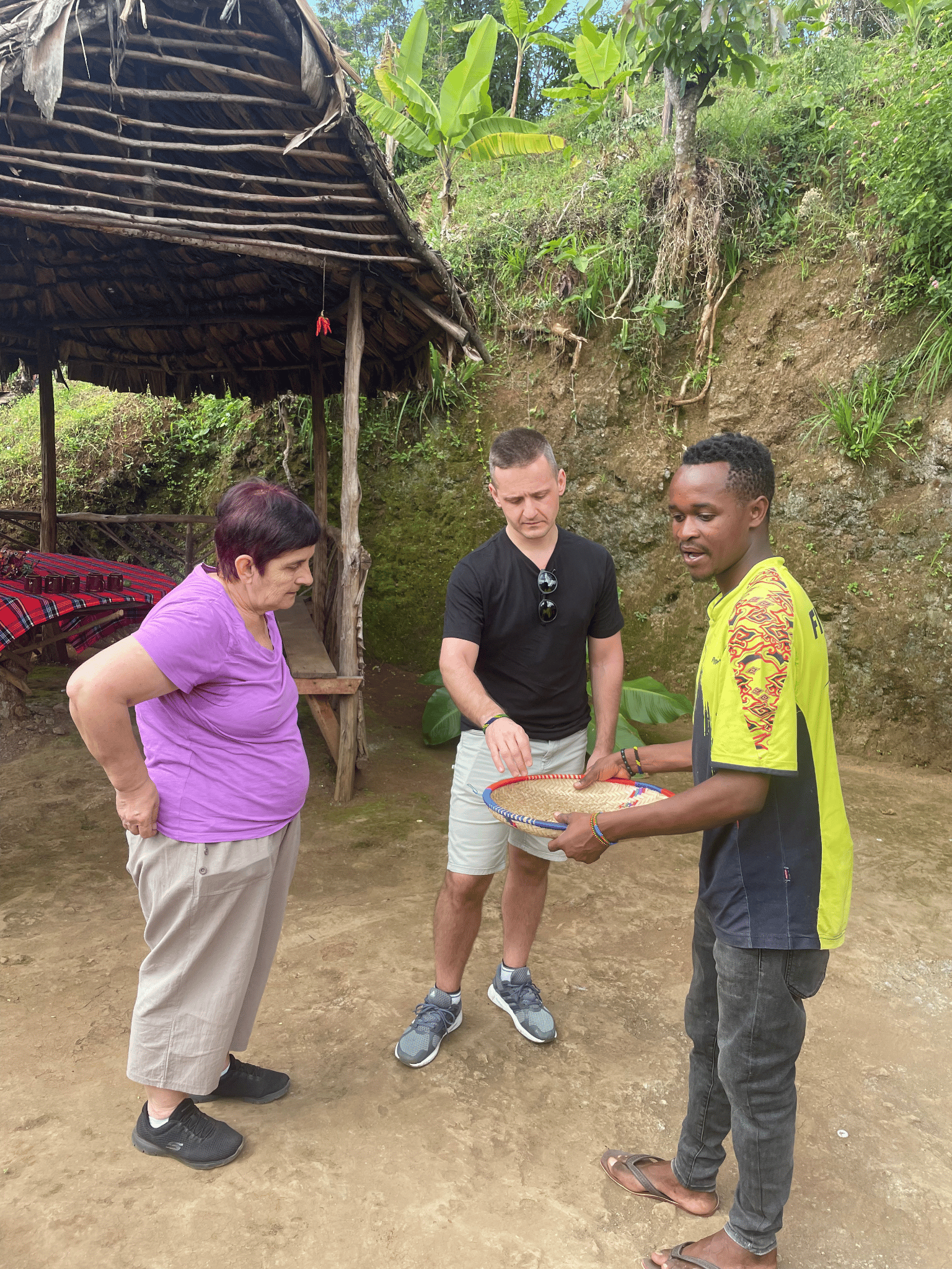 Von Moshi: Materuni Wasserfälle und Kaffeefarm Tagestour