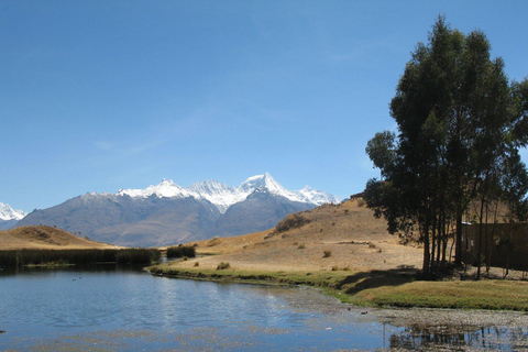 Private hiking route through the Wilcacocha lagoon.