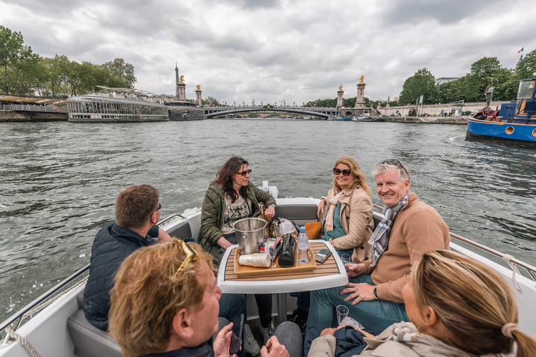 Paris: Private Seine River Cruise Paris: Private Seine River Cruise with Guide