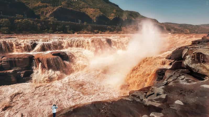 From Xi'an: Hukou Waterfall & Huangdi Mausoleum 1-Day Tour