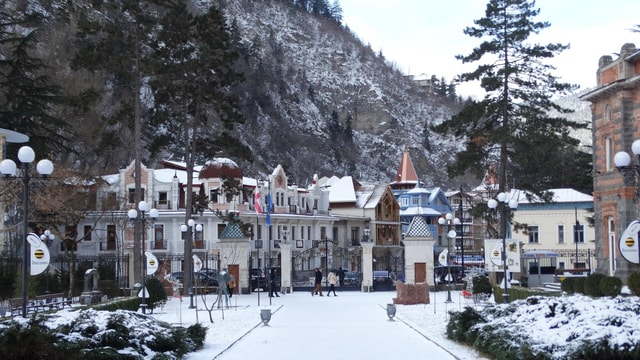 Vanuit Tbilisi: Vardzia, Rabati en Borjomi dagtocht