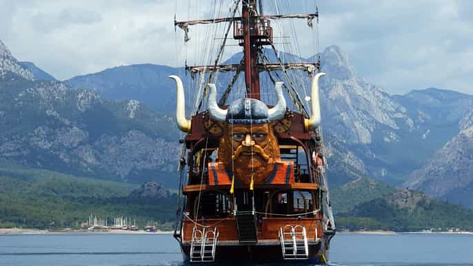 viking boat tour on the beautiful bays of kemer
