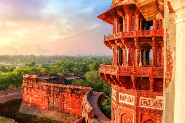 Vanuit Delhi: Taj Mahal &amp; Agra Tour per Express Trein2e klas trein met wagon en gids