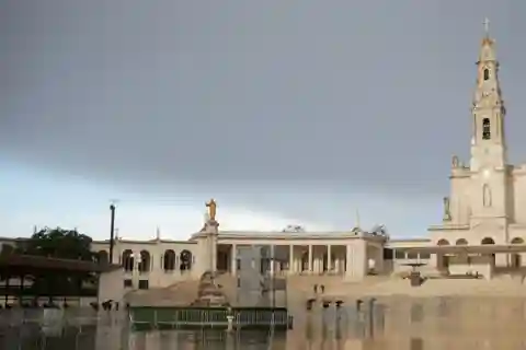 Da Lisbona: Escursione di un giorno a Fátima, Aljustrel e Óbidos