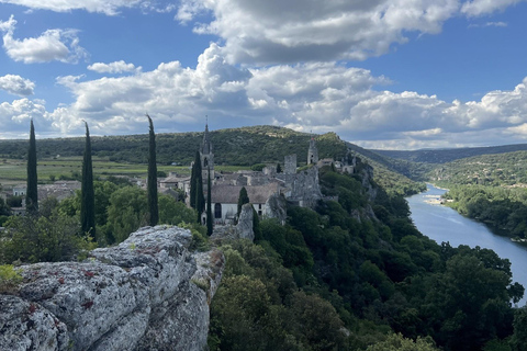 Aiguèze: Wine Tasting with Cold Cuts Platter Domaine Tour Paradis : Wine Tasting in Aiguèze