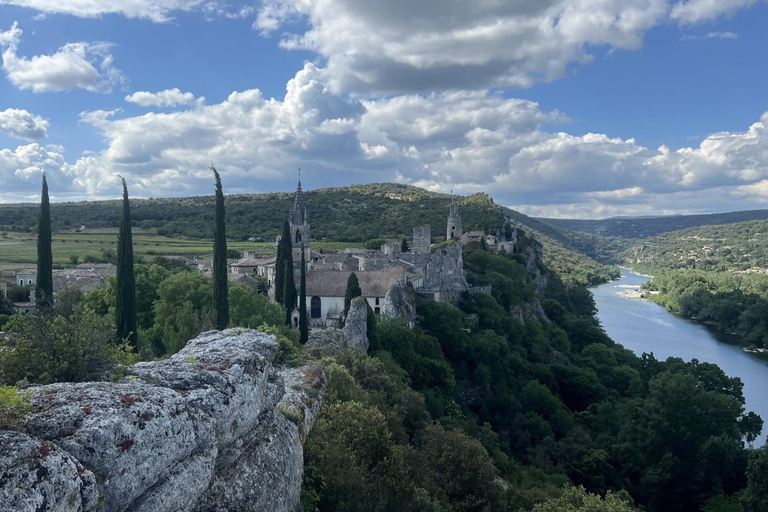 Aiguèze: Wine Tasting with Cold Cuts Platter Domaine Tour Paradis : Wine Tasting in Aiguèze