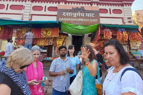 Een heilige reis: Varen, Ganga Aarti en lokale straattour