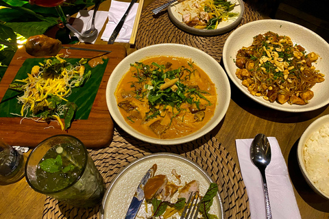 Medellín: Calle 10 Food Tour with Tastings and Guide