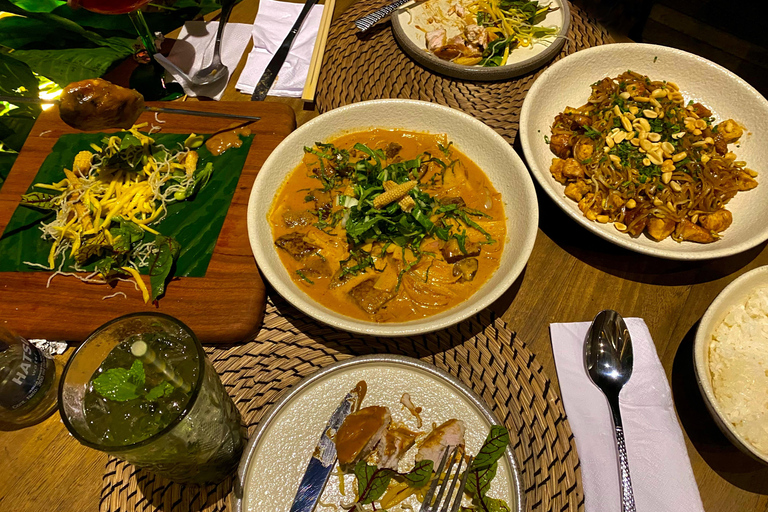 Medellín: Calle 10 Food Tour with Tastings and Guide