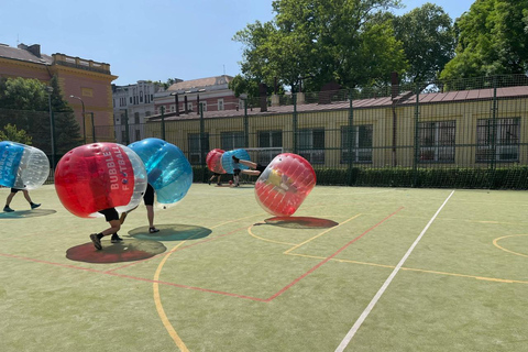 Prague : Football à bulles dans le centre ville de Prague