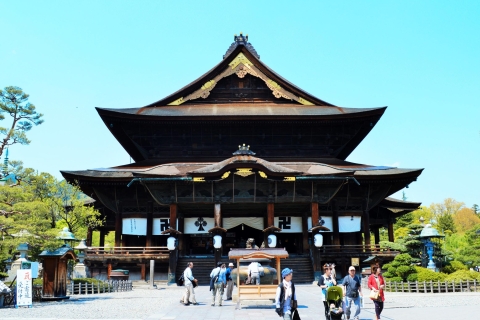 Nagano: Tagestour zu Schneeaffen, Zenkoji-Tempel und SakeGruppentour mit Shuttle ab Nagano