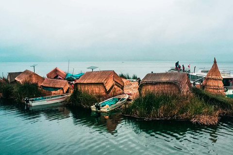 Von Cusco aus: Uros und Taquile Tour | Puno Ganztagestour