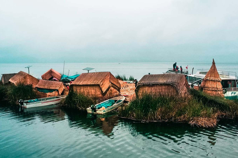 Desde Cusco: Tour Uros y Taquile | Puno día completoDesde Cusco: Excursión Uros y Taquile | Puno día completo