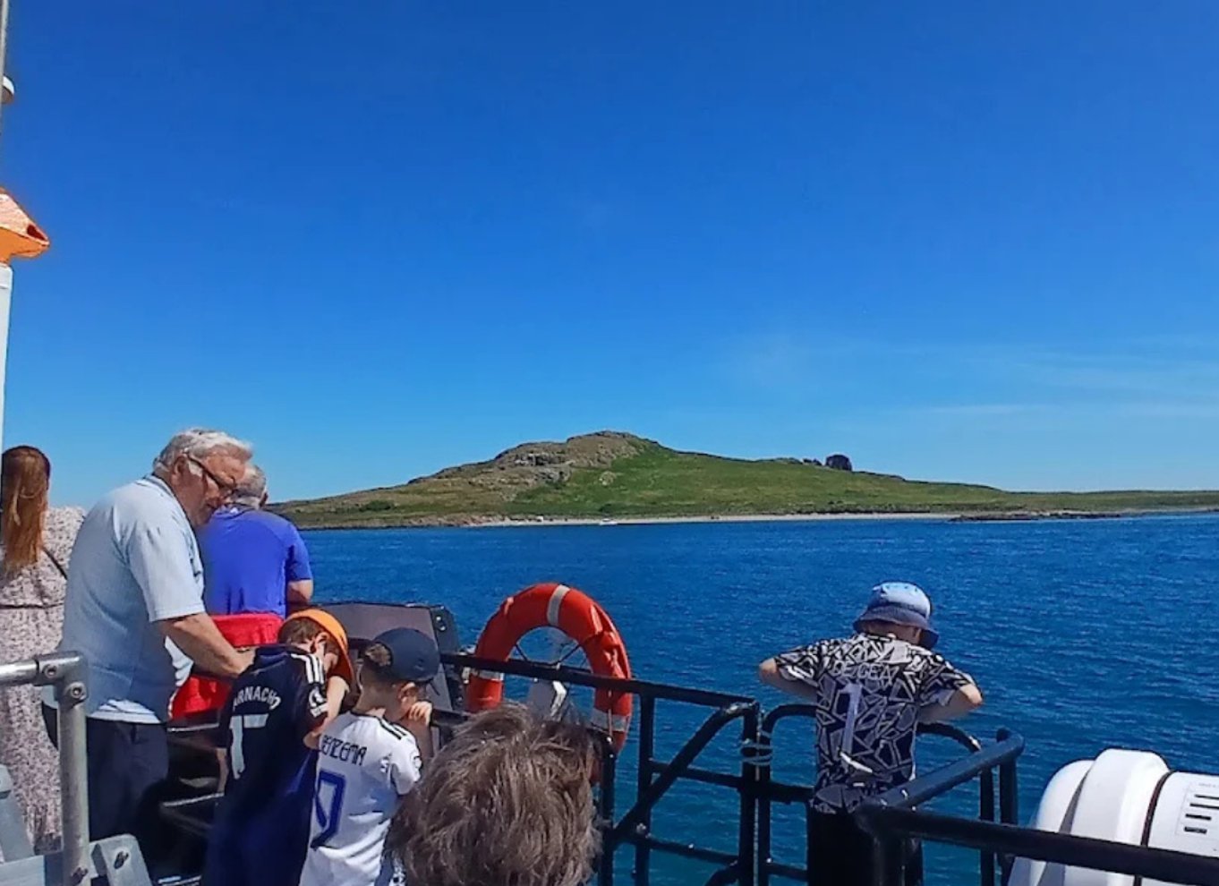 Dublin: Ireland’s Eye and Howth Coast Boat Tour