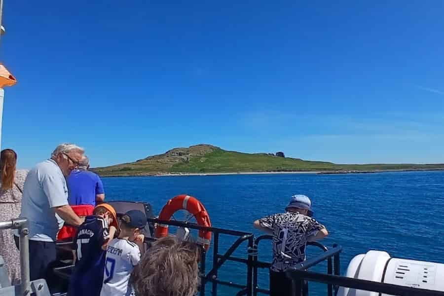Dublin: „Ireland's Eye“ und Howth-Küste – Bootstour. Foto: GetYourGuide
