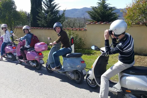 Toscane : Tour en Vespa avec déjeuner traditionnel