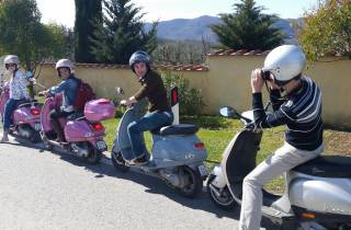 Toskana: Vespa-Tour mit traditionellem Mittagessen