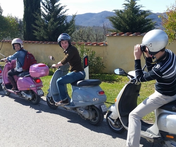 Tuscany: Vespa Tour with Traditional Lunch