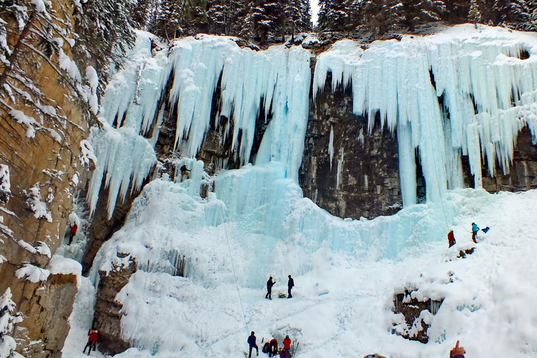 Patinaje sobre hielo en el Lago Louise y Paseo sobre hielo en el Cañón JohnstonLago Louise y Cañón Johnston