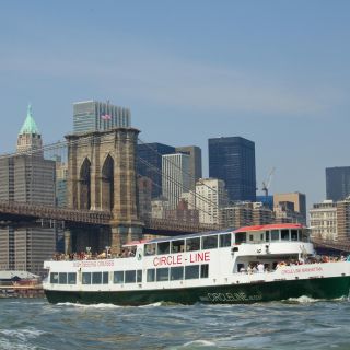 New York City: Manhattan Boat Cruise with Guide