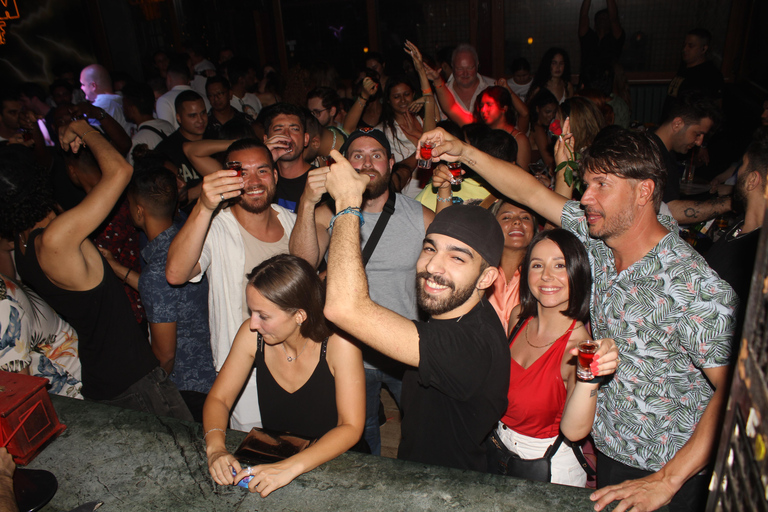 Explore Istanbul Night Life: Pub Crawl