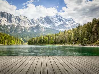 From Munich: Zugspitze Mountain Van Tour with Garmisch Town